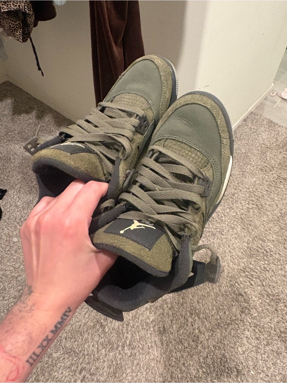 JORDAN 4 army green Men's Olive Green Suede Lace-Up Sneakers